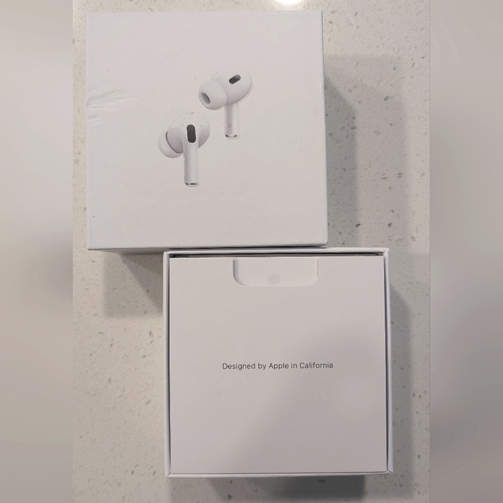 Apple AirPods Pro with Wireless Charging Case